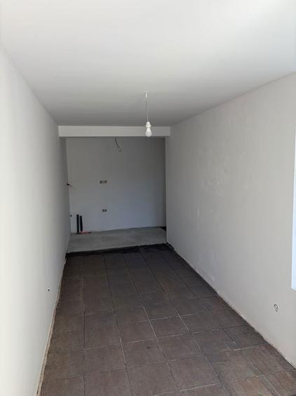 Casa de vanzare, ideala pentru spatiu comercial - 4