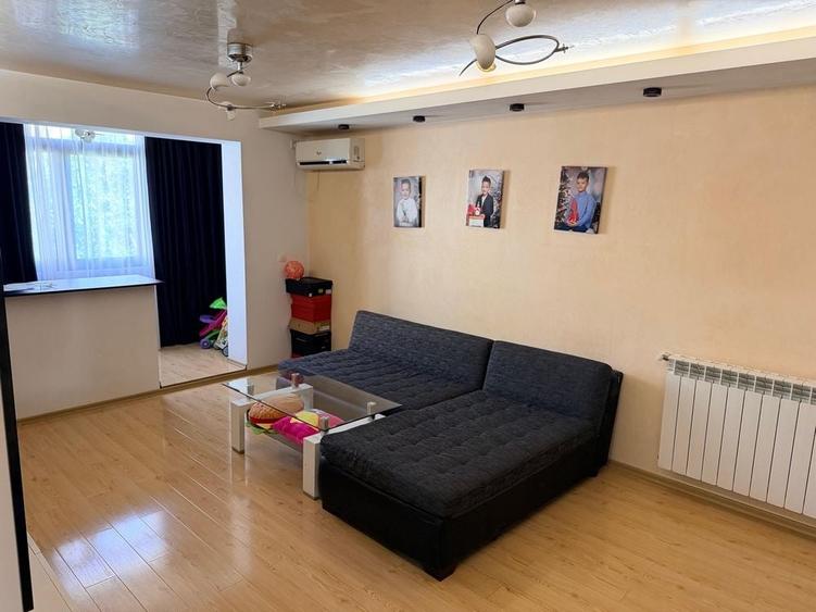 Apartament cu 3 camere decomandat în Dorobanți 1