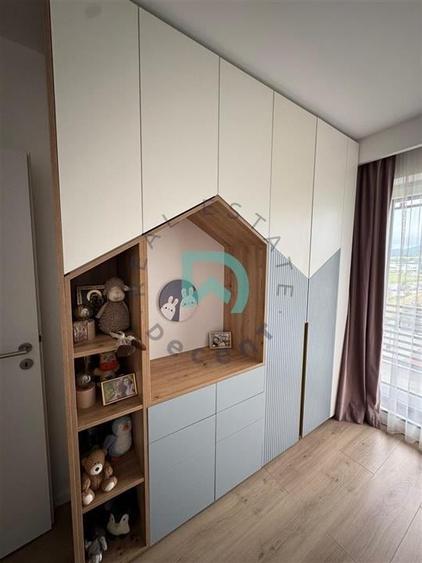 Apartament cu 3 camere decomandat, mobilat în Tractorul
