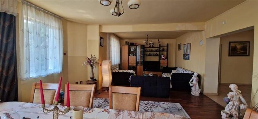 Casă individuală cu 6 camere cu Teren 435 Mp în Semicentral