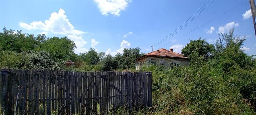 Casă individuală cu 3 camere cu Teren 4263 Mp în Uda