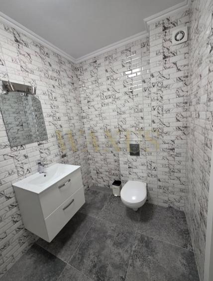 Apartament cu 3 camere semidecomandat, mobilat în Florești