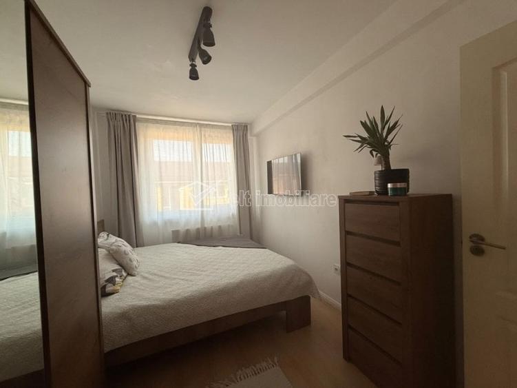 Apartament cu 3 camere decomandat în Florești