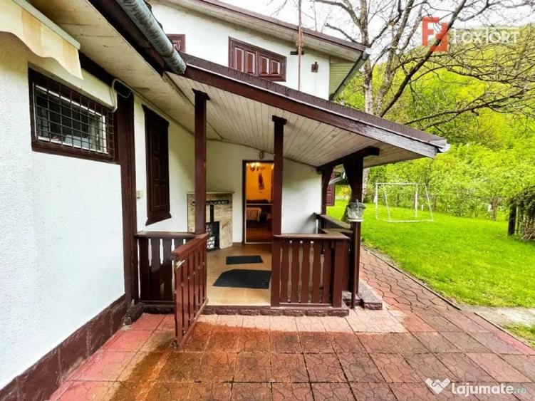 Casă cu 5 camere cu Teren 400 Mp în Râu de Mori