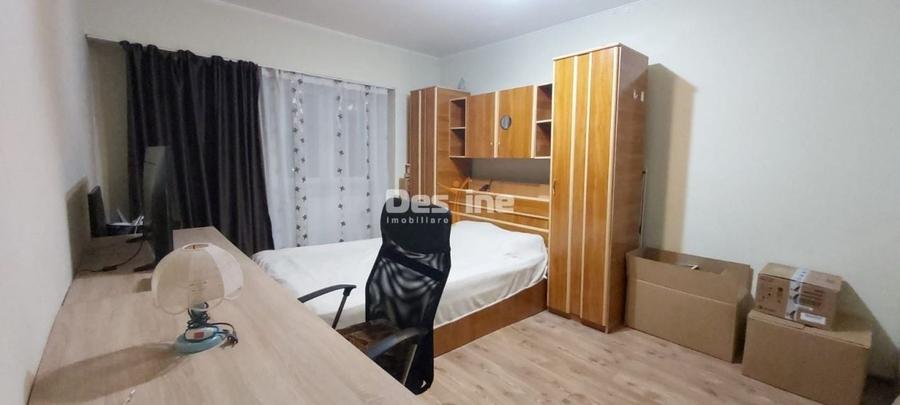 Apartament cu 3 camere decomandat, mobilat în Dacia