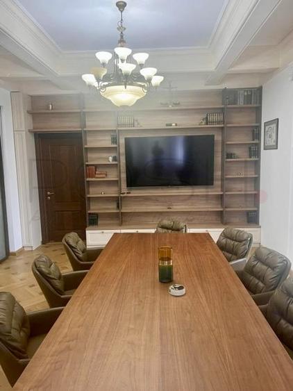 Apartament cu 5 camere în P-ța Dorobanți