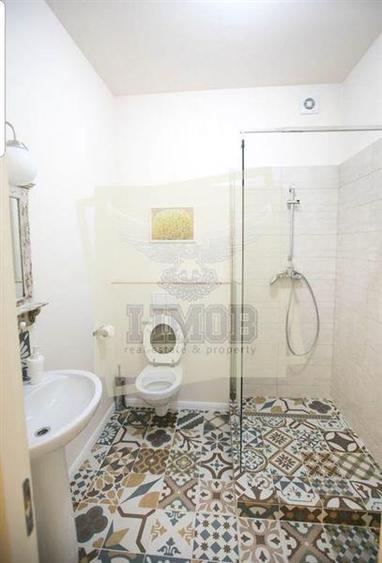Apartament cu 3 camere decomandat, mobilat în Sub Arini