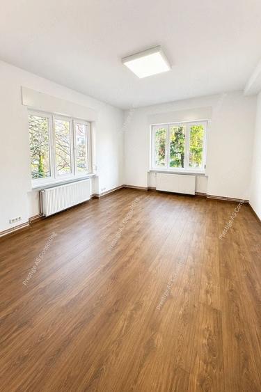 Apartament cu 3 camere decomandat în Punctele Cardinale