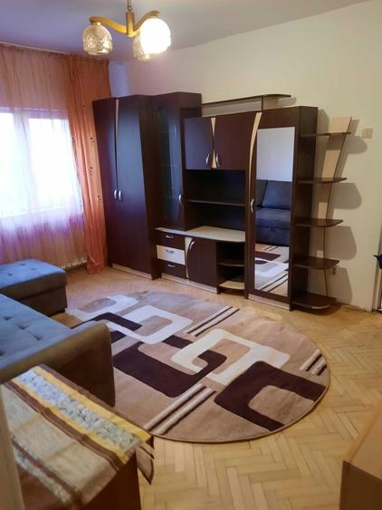 Apartament cu 2 camere semidecomandat în Nufărul