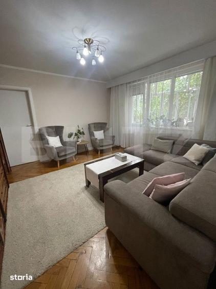 Apartament cu 3 camere semidecomandat în Central