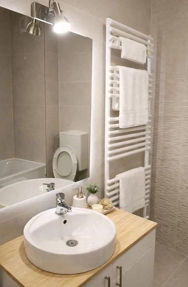 Apartament cu 3 camere decomandat, mobilat în Lujerului