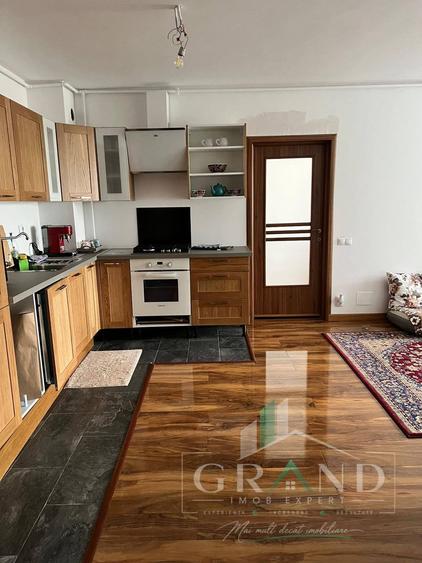 Apartament cu 3 camere semidecomandat în Florești