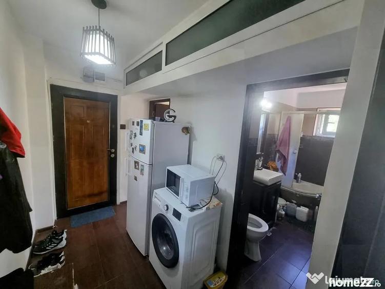 Apartament cu 2 camere nedecomandat în Km 4