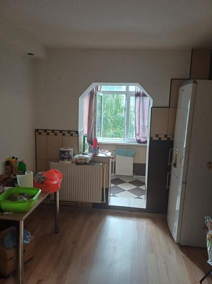 Apartament cu 2 camere decomandat în Uiești