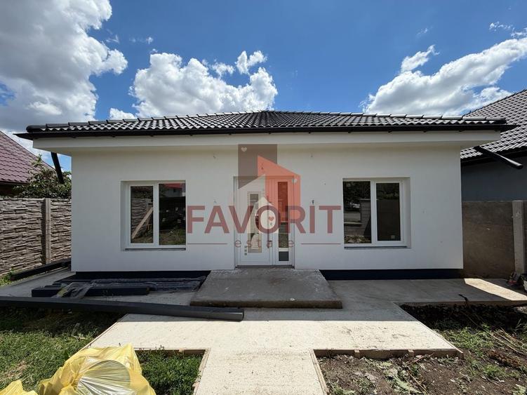 Casă individuală cu 3 camere cu Canalizare în Sânandrei