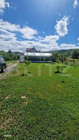 Casă cu 4 camere cu Teren 1600 Mp în Vulcan