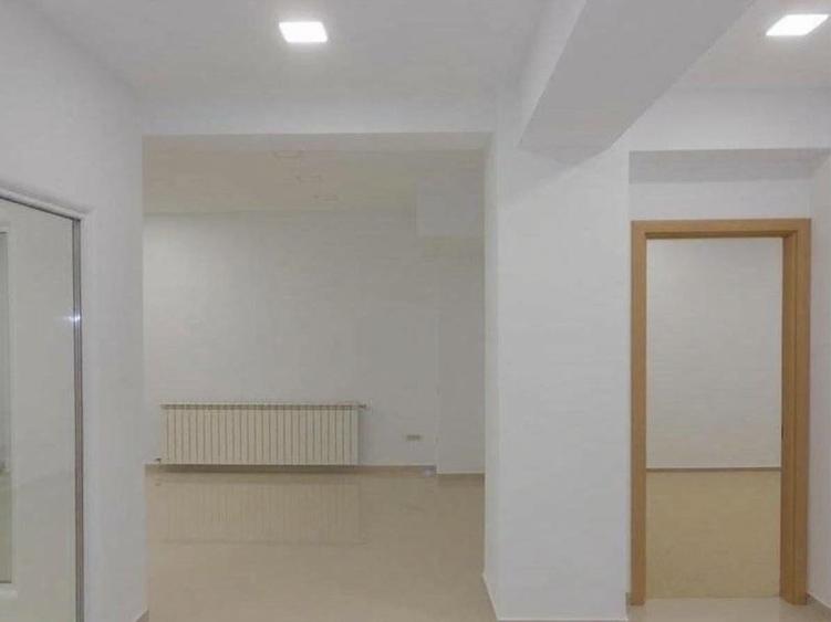 Spațiu comercial, de 125 mp, în Peninsula