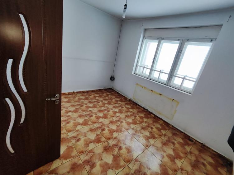 Casă individuală cu 4 camere cu Canalizare în Dâmbovița