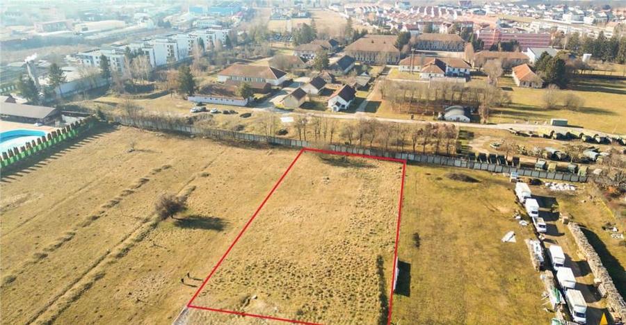 Teren intravilan, pe 3.500 mp, pozitie apreciabila, Grivitei - 11