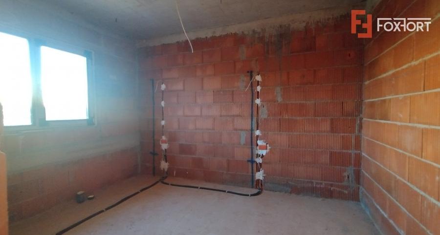 Duplex 5 camere, Becicherecu Mic - Garaj, terasa, Interior la Rosu - 14