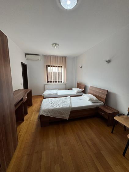 De vanzare Casa\Pensiune,teren 1500 mp. - 6