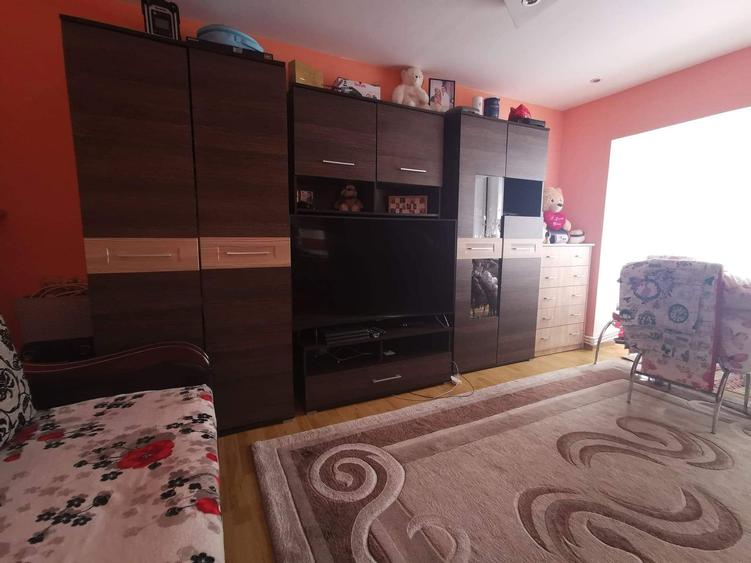 Vand Garsoniera .Aninoasa - 5