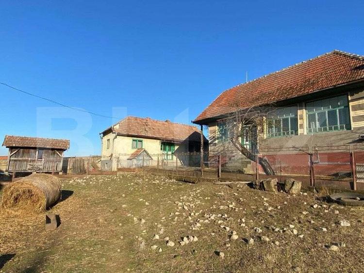 Casa veche cu 4 camere, teren 1800 mp, Henig - 5