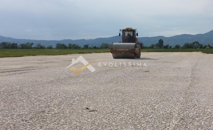 Teren intravilan 2.700 mp Cristian zona industriala - 1