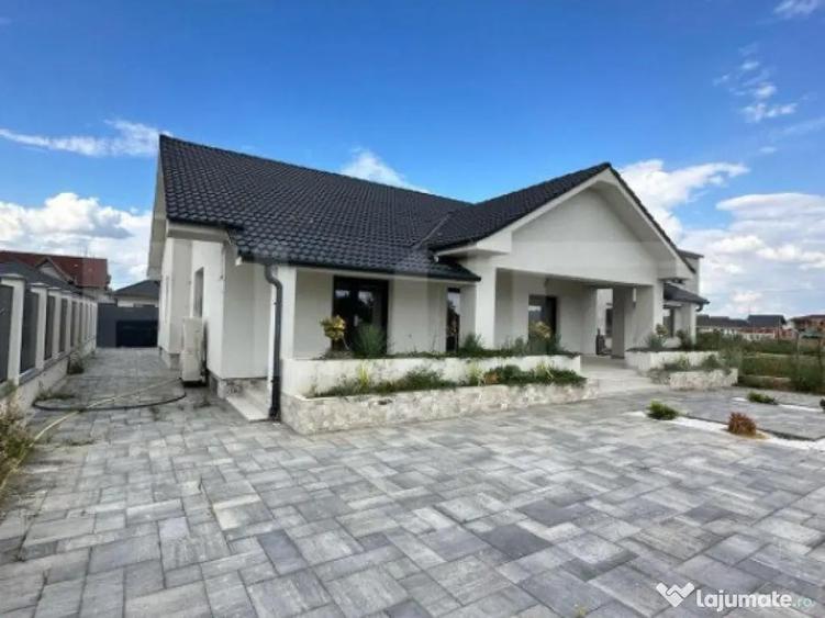 Casa cu 4 dormitoare, 4 bai si 2 bucatarii, terasa si beci - 15