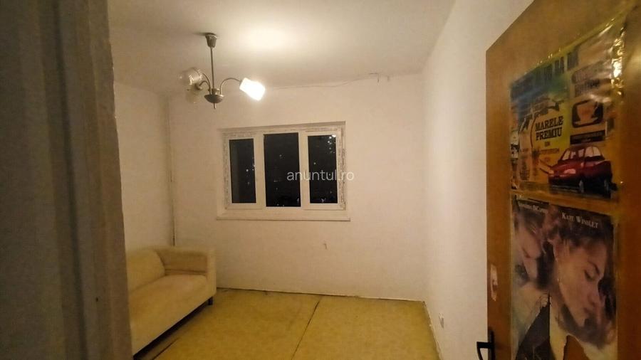 Titan, apartament 2 camere 1 Decembrie, 2 balcoane, an 1980 Titan, apartament 2 camere 1 Decembrie, 2 balcoane, an 1980