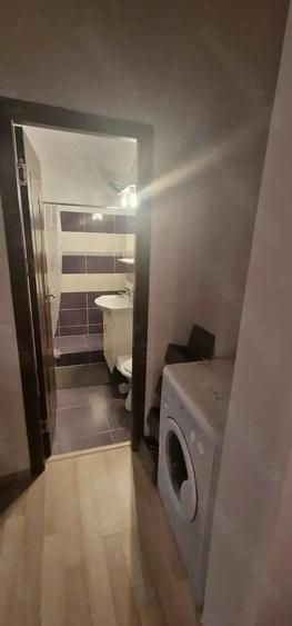 Proprietar, vand ap cu 2 camere dec. et 1 4 - 3