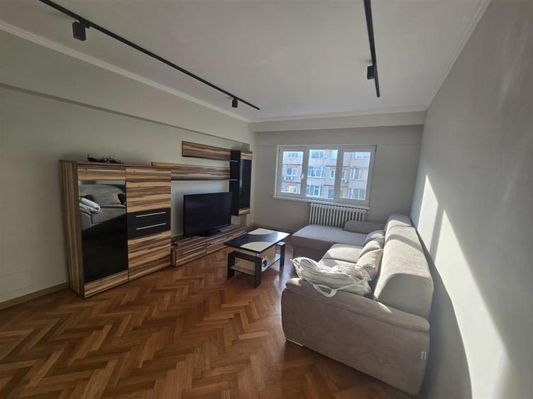 Apartament cu 3 camere de inchiriat in Fagaras zona centrala - 1