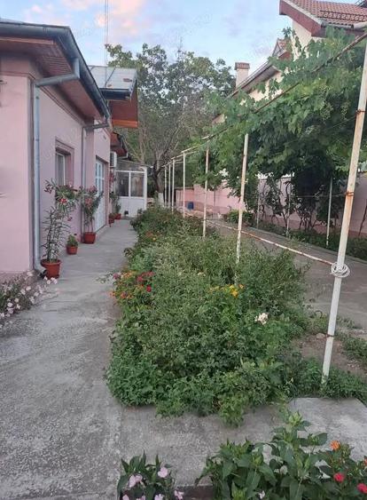 Casa de vanzare, frumoasa ?i cocheta - 6