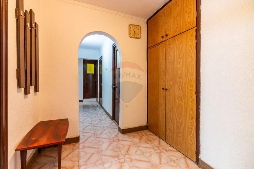 Apartament cu 3 camere de vânzare în zona Sebastian - 4