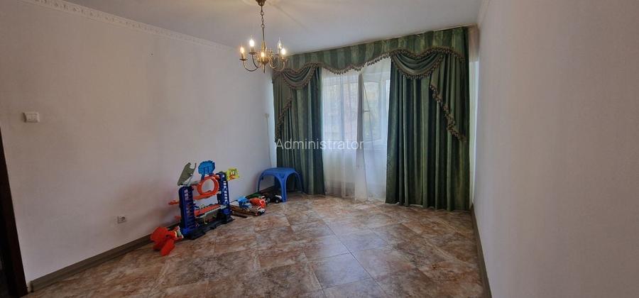 Faleza Nord 3 camere decomandate, etajul 1.