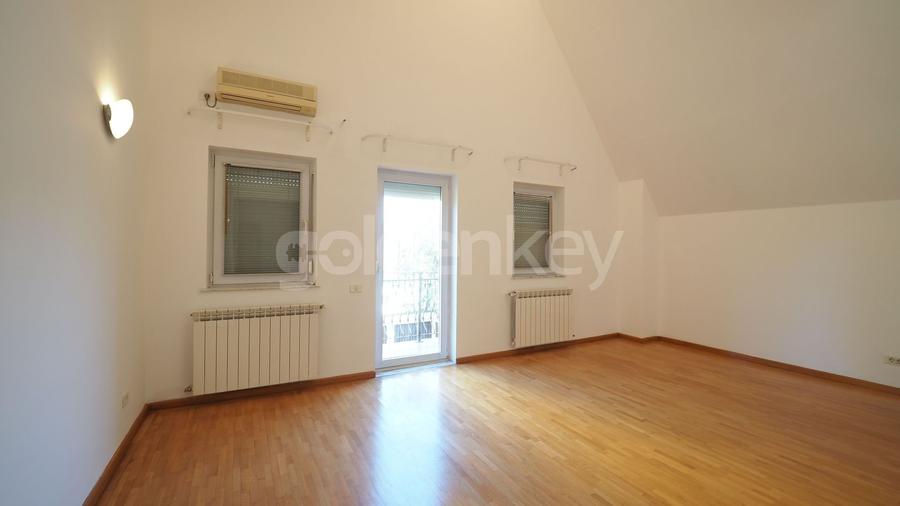 Vila cu 6-7 camere si gradina generoasa - 17