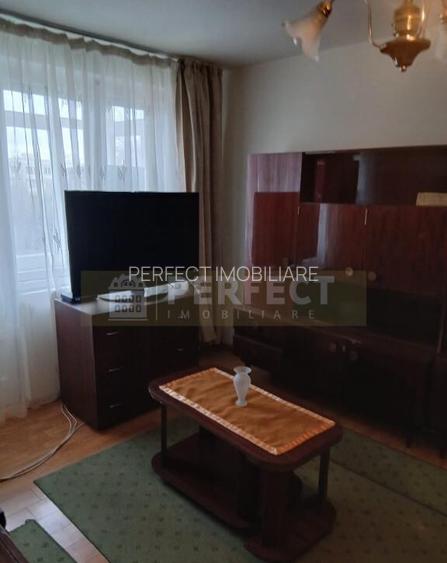 Ap.3 camere semidecomandat str.Cibinului-NORD 63000 euro