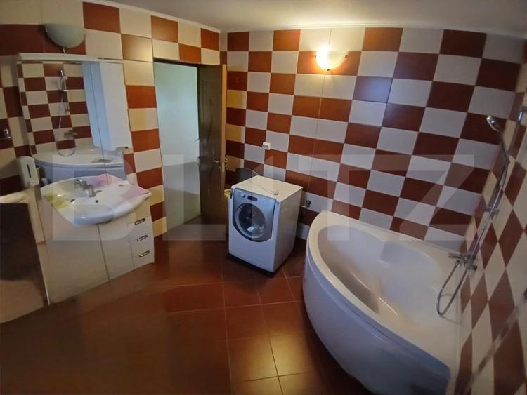 Casă individuală cu 5 camere cu Canalizare în Sânpetru