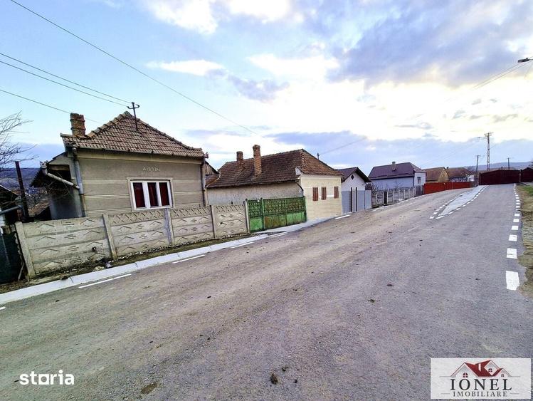 Casă cu 3 camere cu Teren 1100 Mp în Berghin