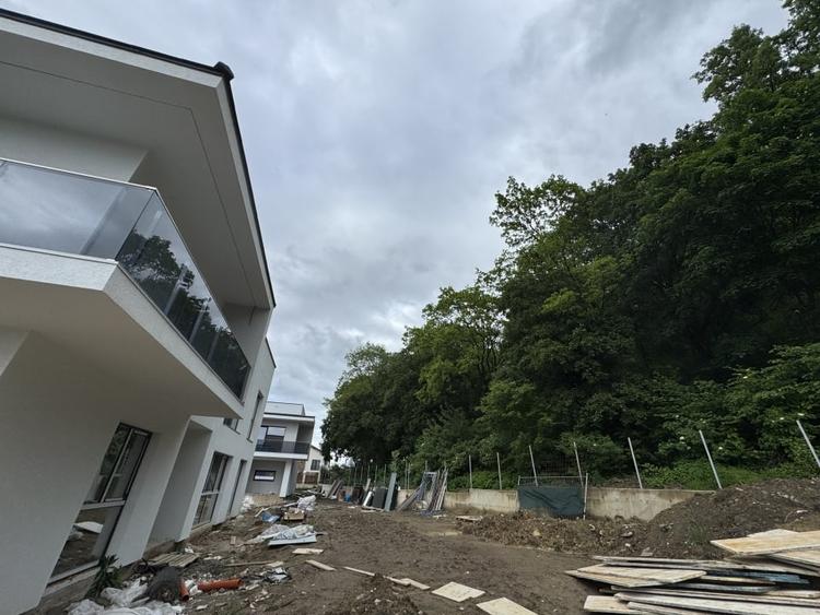 Casa individuala, 140 mp, 4 camere, teren liber 300 mp, Dezmir - 1