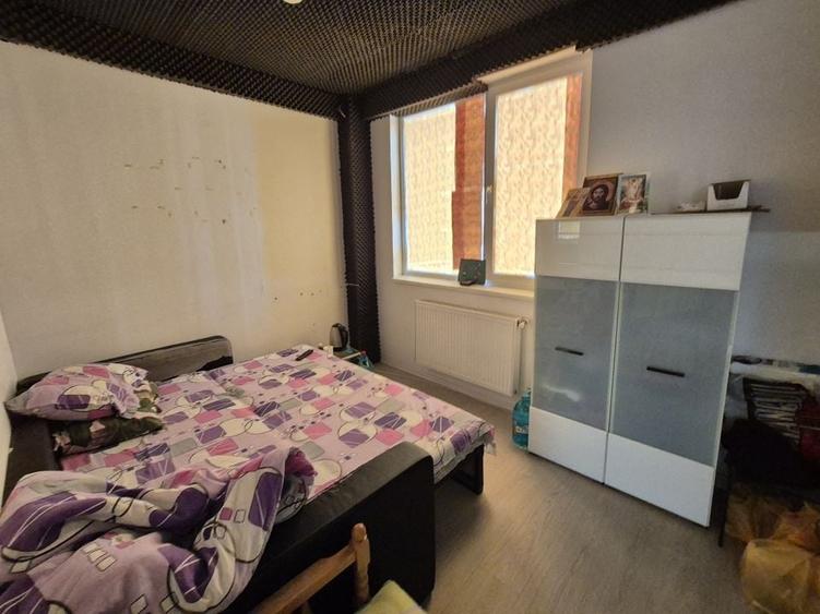 Spatiu comercial 109,54 mp + teren 222 mp + 2 locuri de parcare - Varteju - 8