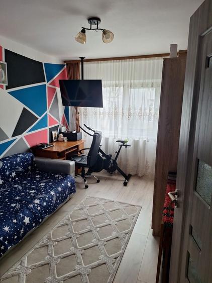 Apartament 3 camere decomandate zona Neagoe Voda - 6