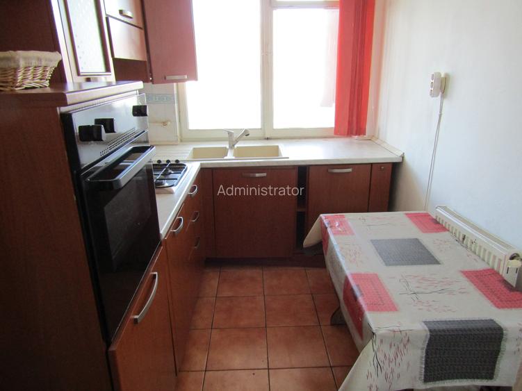 Apartament cu doua camere , zona Mihai Viteazul