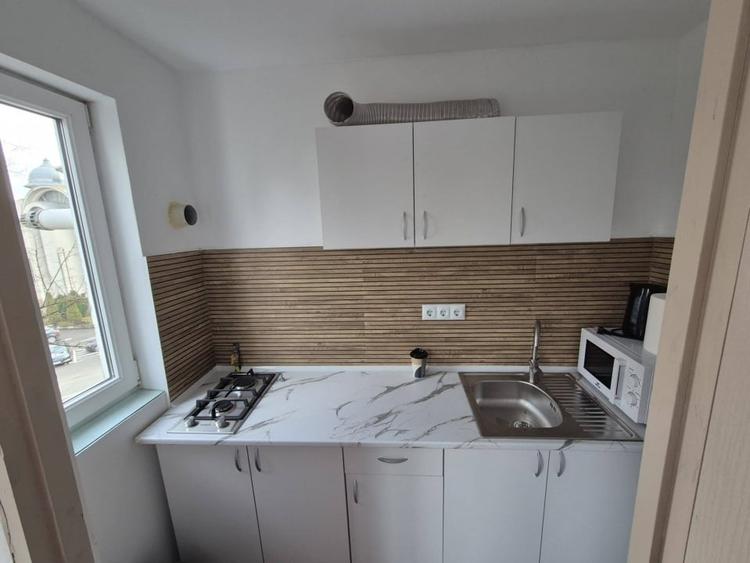 Garsoniera zona Piata Hermes, etaj intermediar, finisata modern - 4