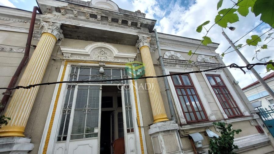 Vila de vanzare -  zona Victoriei - 1