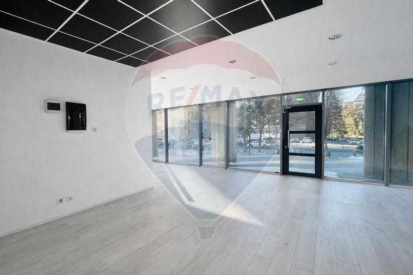 ONIX BRASOV - SPATIU COMERCIAL CU VITRINA DE 20 M - 3