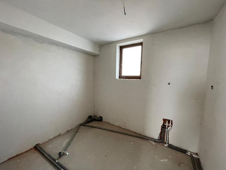 Casa semifinisata P+1 cu teren de 710mp in proximitatea centurii de Nord Craiova - 14