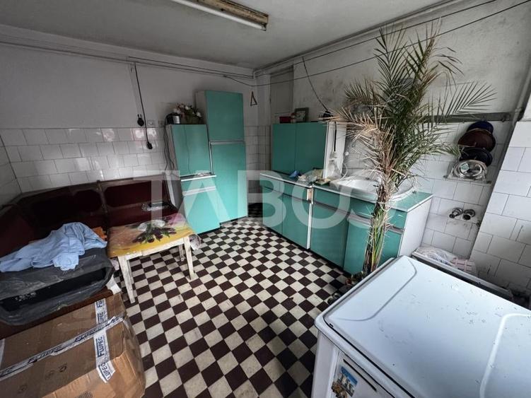 Casa individuala cu acces auto si garaj renovata exterior Trei Stejari - 10