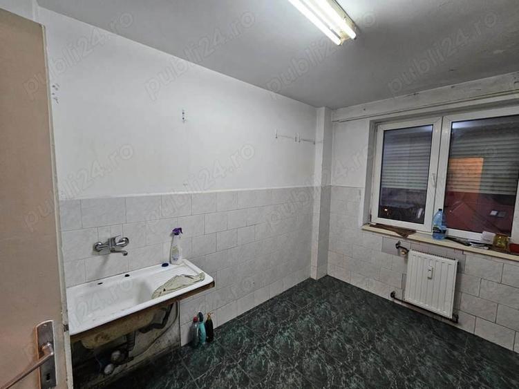 Apartament 3 camere, etaj intermediar, Pia?a Victoriei, comision 0% - 9