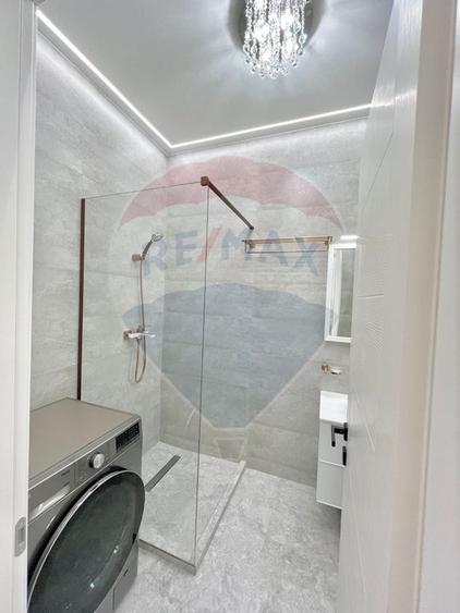 Apartament lux cu 4 camere de închiriat în Mamaia Lake On - 9